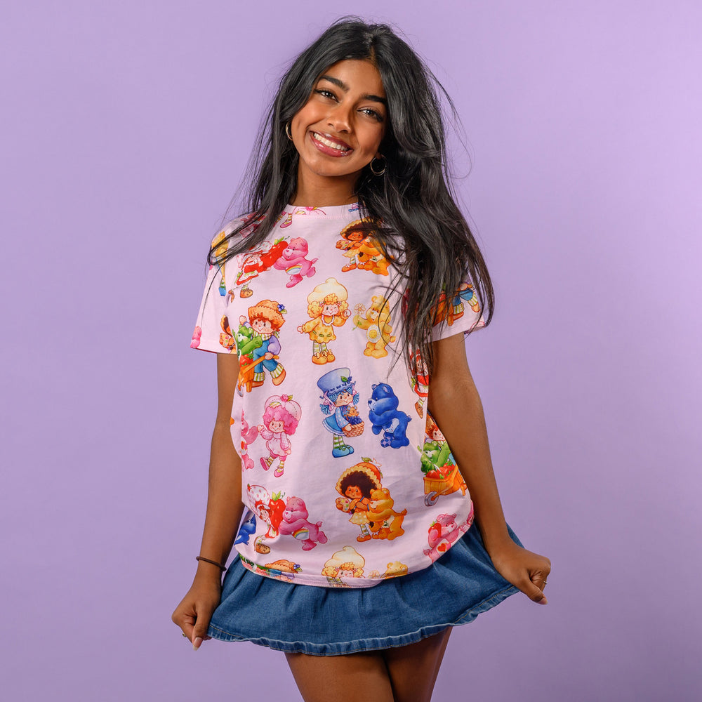 Playera unisex Strawberry shortcake y Care bears x Cakeworthy Rosita Fresita Ositos Cariñositos
