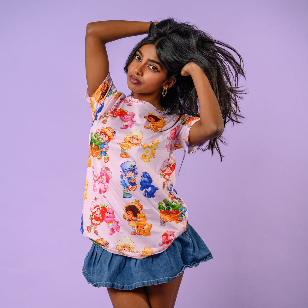 Playera unisex Strawberry shortcake y Care bears x Cakeworthy Rosita Fresita Ositos Cariñositos