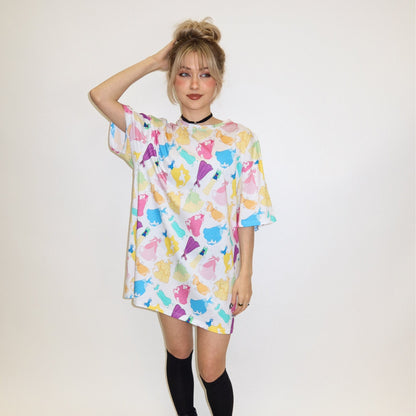 ⚠️PREVENTA IMPORTACIÓN Playera Cakeworthy Shirt dress muñecas de papel Se enviará aprox 15-20 días habiles después de su compra (a talla true to size)