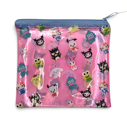 Bolsita multiusos tipo sobre Plano Sanrio Japon Original licencia medida aprox 12.5x14 cms Characters 8 bits