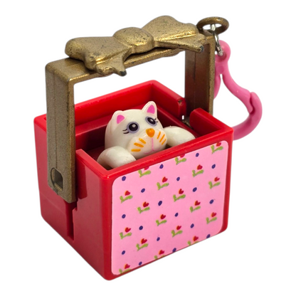 Pre-loved 💕 Sweet Secrets Vintage Galoob (Segunda mano, no nuevo) #27 Dangle de gatito en caja de regalo