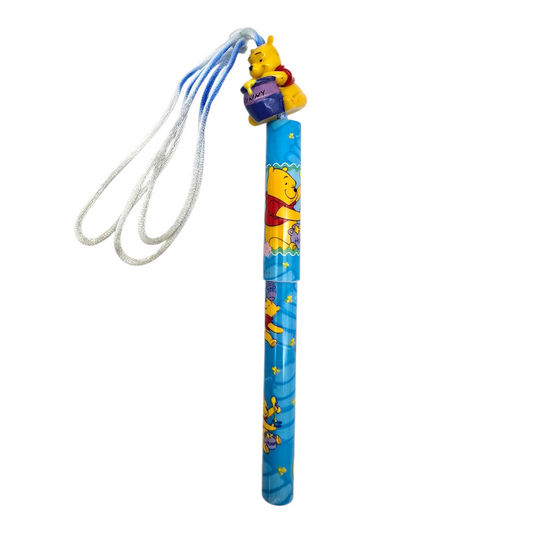 Pooh azul Pluma con cordon vintage Disney años 90s (podrían requerir cambio de cartucho de tinta. Tienen muchos años)