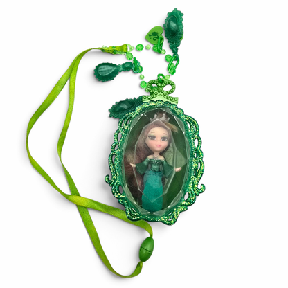 Muñeca Vintage Barbie Peekaboo Petites Club - Pre-Loved ❤️/Segunda Mano #39 Sparkle Sweeties Año 2008 Edeline Emerald