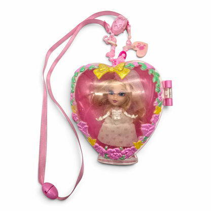 Muñeca Vintage Barbie Peekaboo Petites Club - Pre-Loved ❤️/Segunda Mano #41 Wedding Wishes Año 2008 True Love Laura