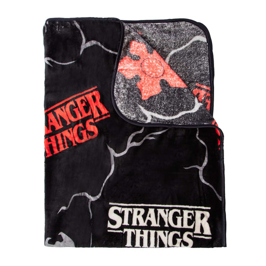 Stranger Things Cobijita Frazada 102x127 cms
