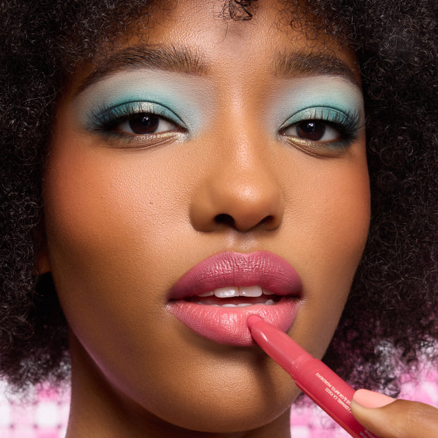 Colourpop Hannah Montana Malibu Dreaming lápiz delineador de labios y un labial Lippie Stix en tonos rosa cálido