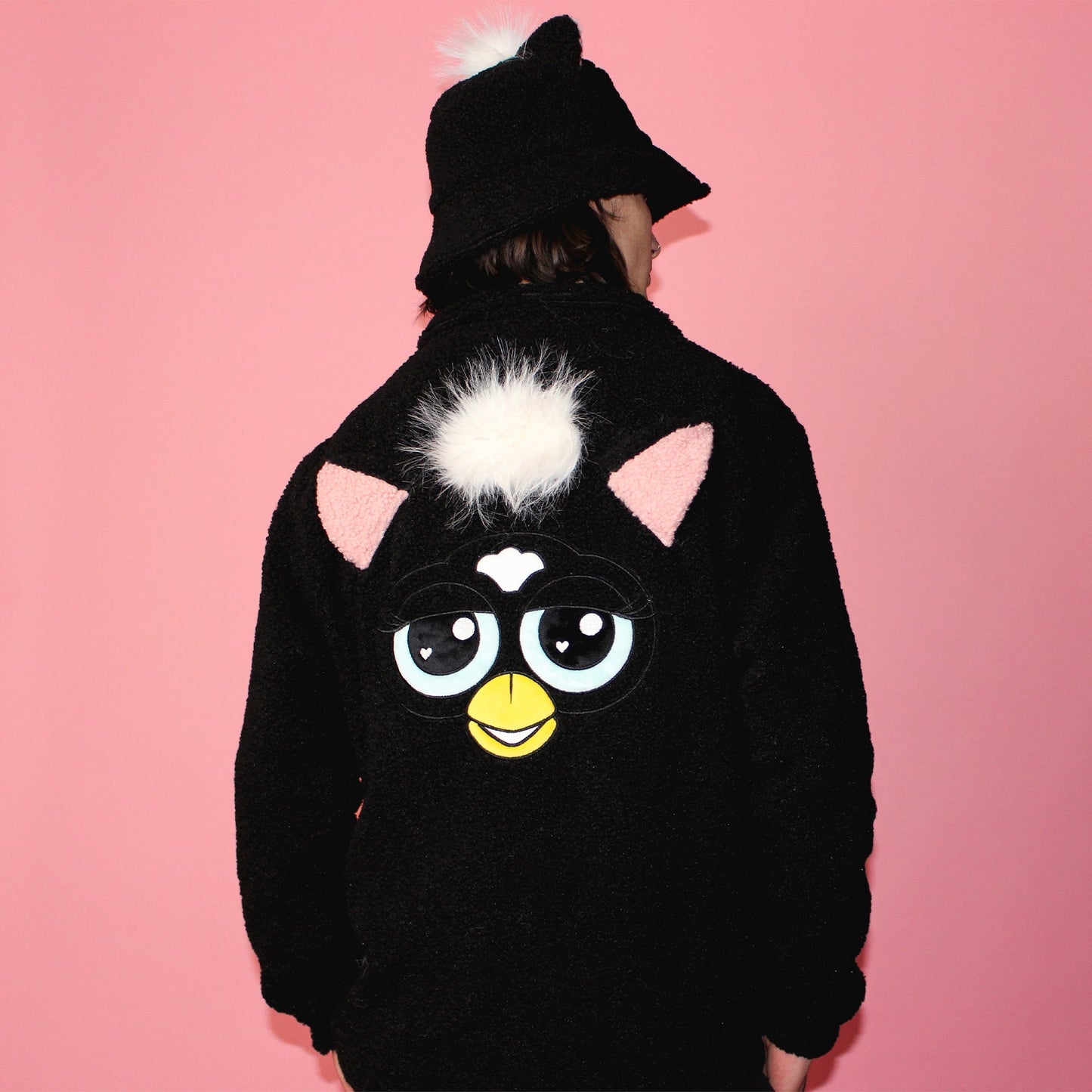 Chamarra negra Furby x Cakeworthy original