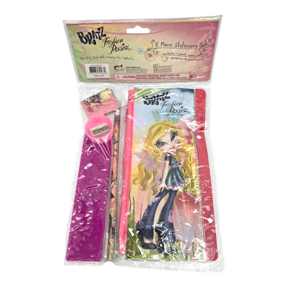 Set de Papelería Vintage Bratz con Estuche, go a, sacapuntas, regla, lápiz. Años 2000s