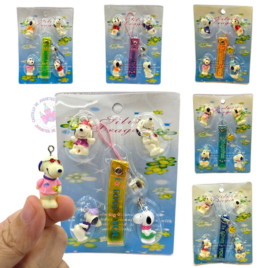 Set de 4 CHARMS ALEATORIOS snoopy Vintage Generico para celular o llavero con STRAP (Muñequera color a elegir) No sirve la batería.