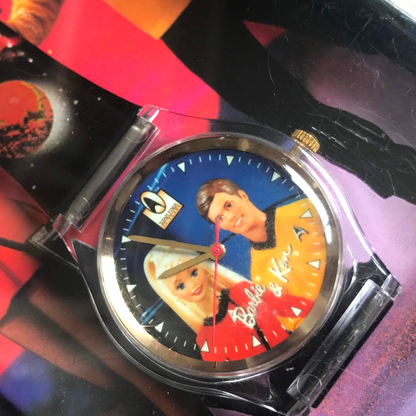 Reloj Vintage Star Trek 30 Aniversario Barbie y Ken con cajita Coleccionable Año 1996 (necesita batería nueva seguramente)