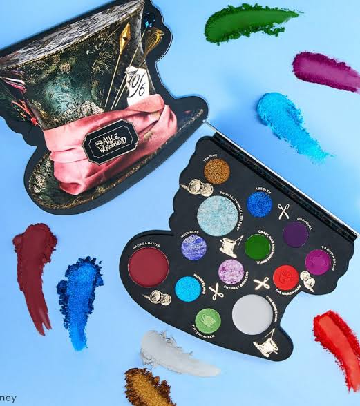 Sombras para ojos Alice in Wonderland x Revolution